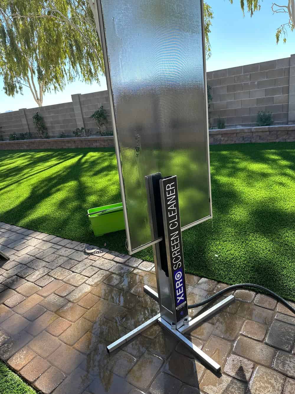 Screen Cleaning image