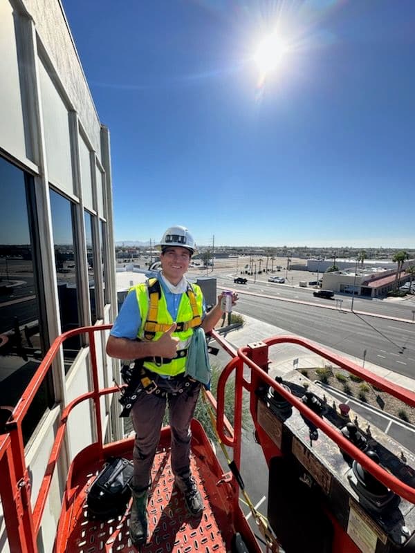 Efficient Commercial Window Cleaning at Local Hotels and Offices