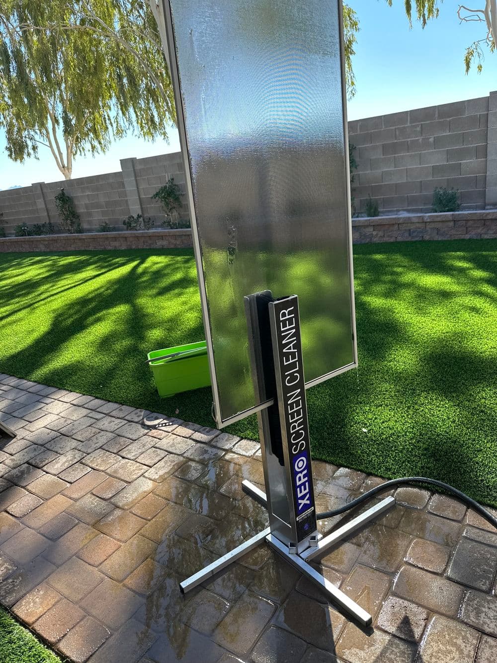 Screen Cleaning image